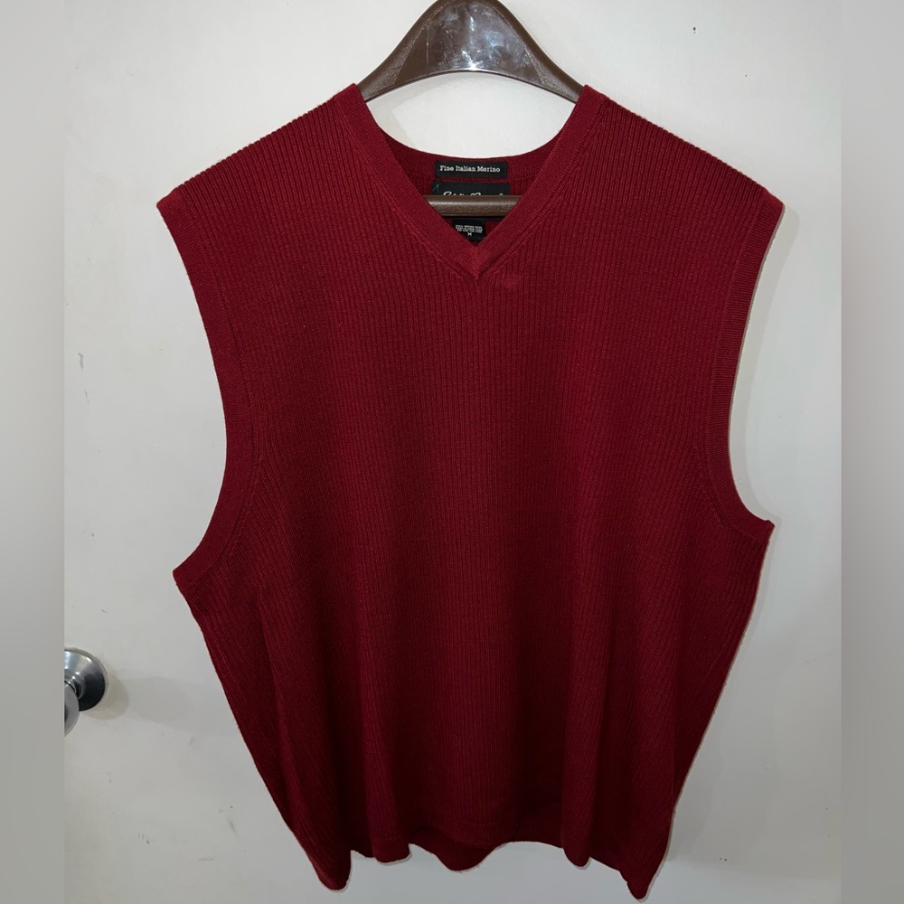 Eddie Bauer 100% Wool Sweater Vest Men’s size Medium